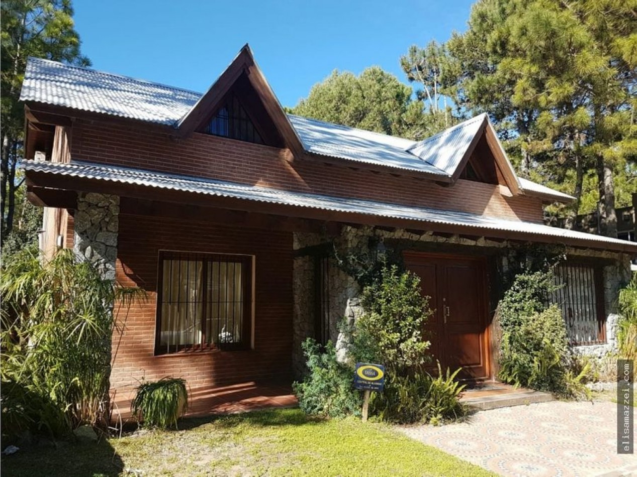 CASA EN VENTA - PINAMAR