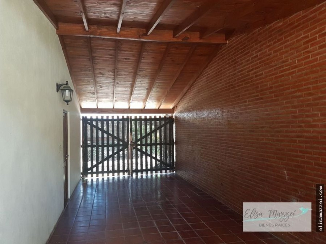 CASA EN VENTA - PINAMAR