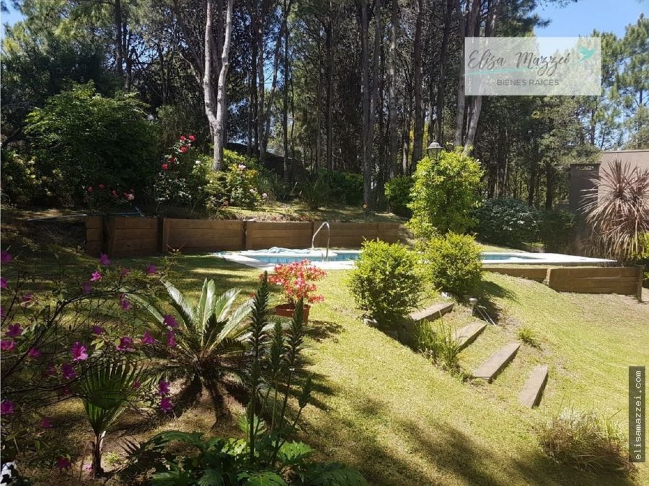 CASA EN VENTA - PINAMAR