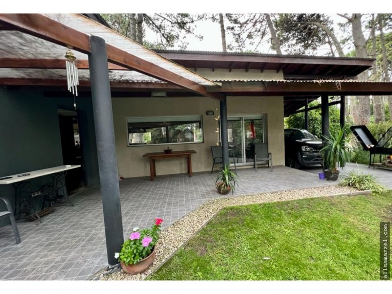 CASA EN VENTA - PINAMAR