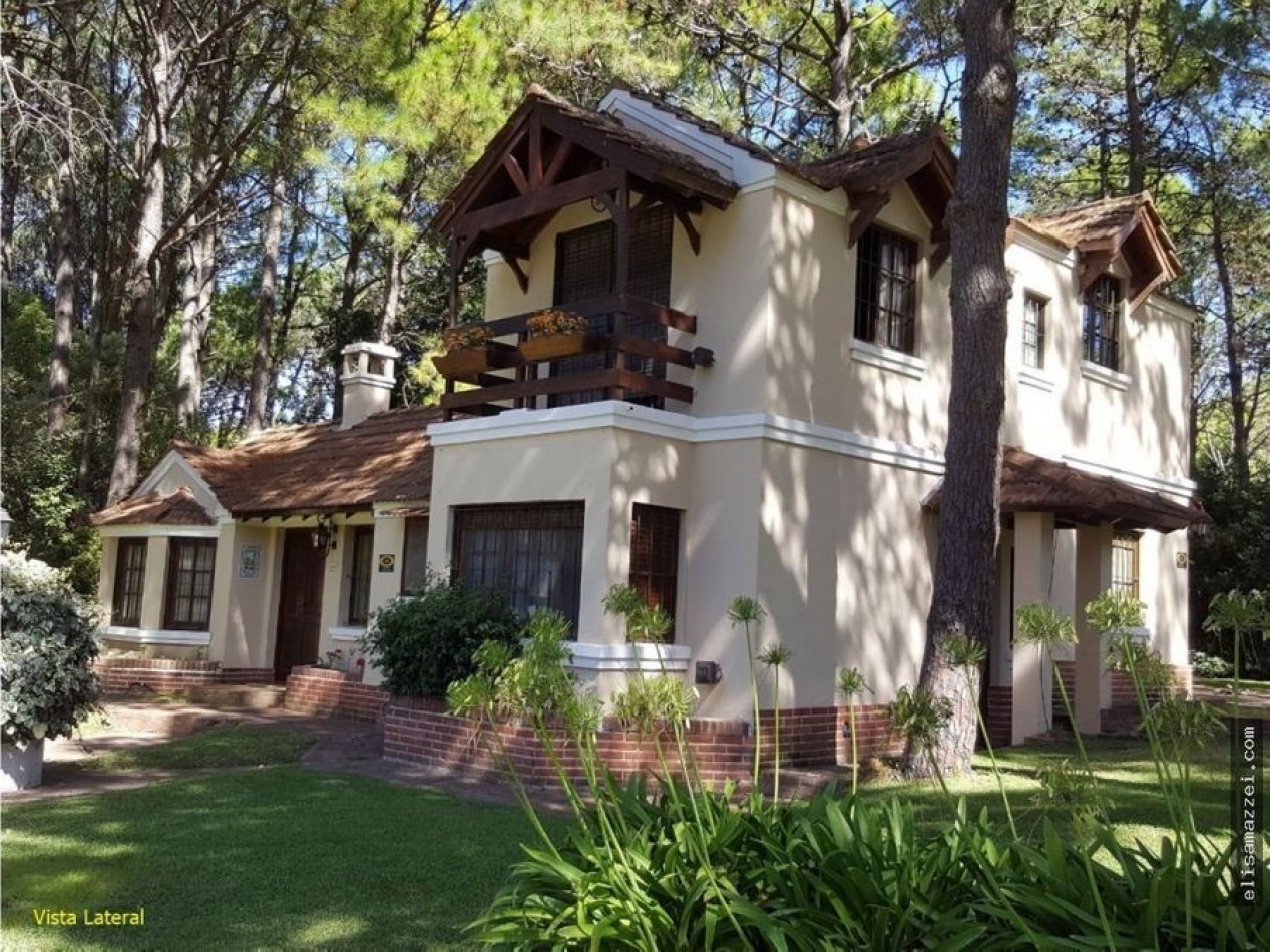 CASA EN VENTA - PINAMAR NORTE - SOBRE DOS LOTES