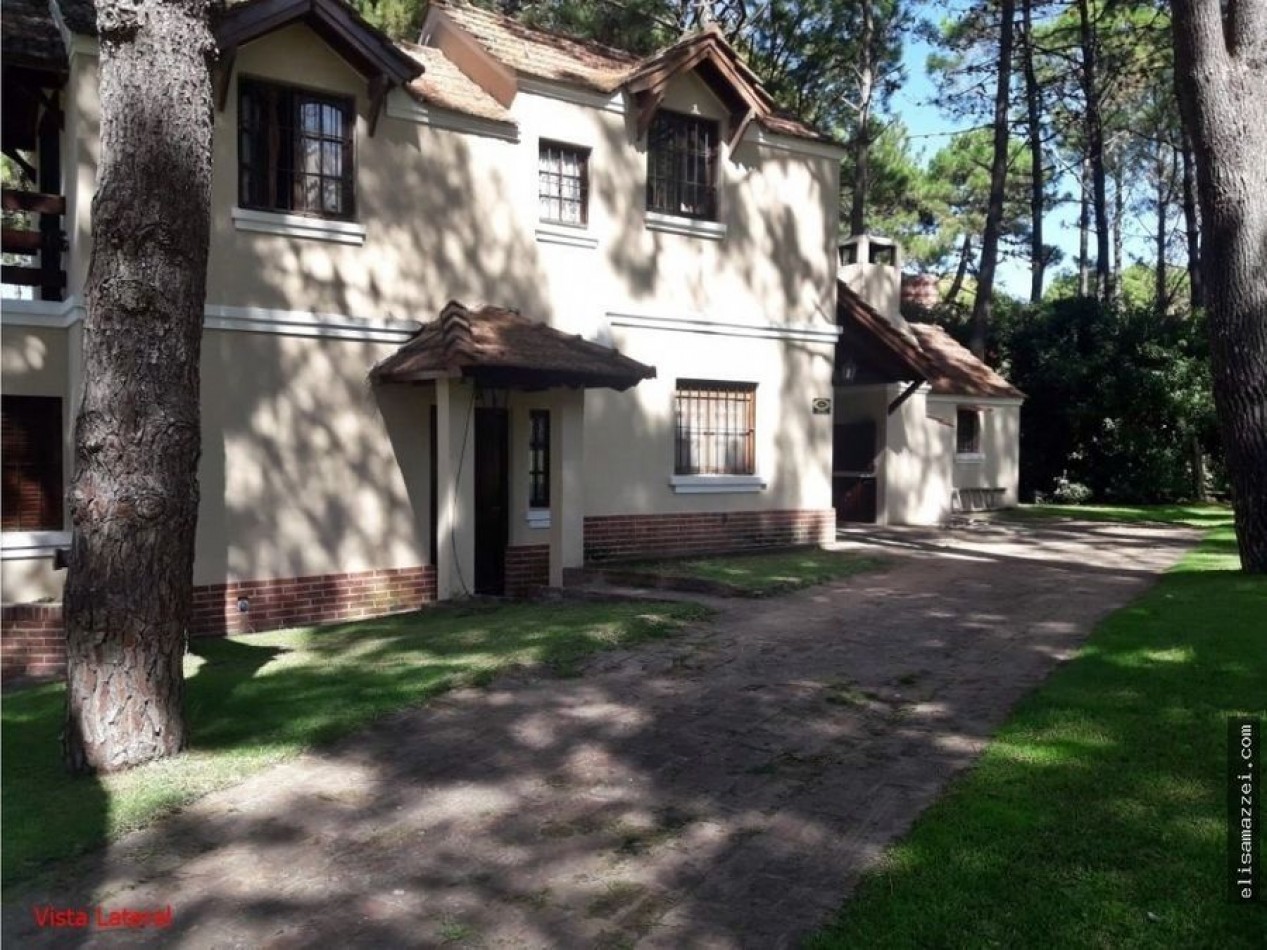 CASA EN VENTA - PINAMAR NORTE - SOBRE DOS LOTES