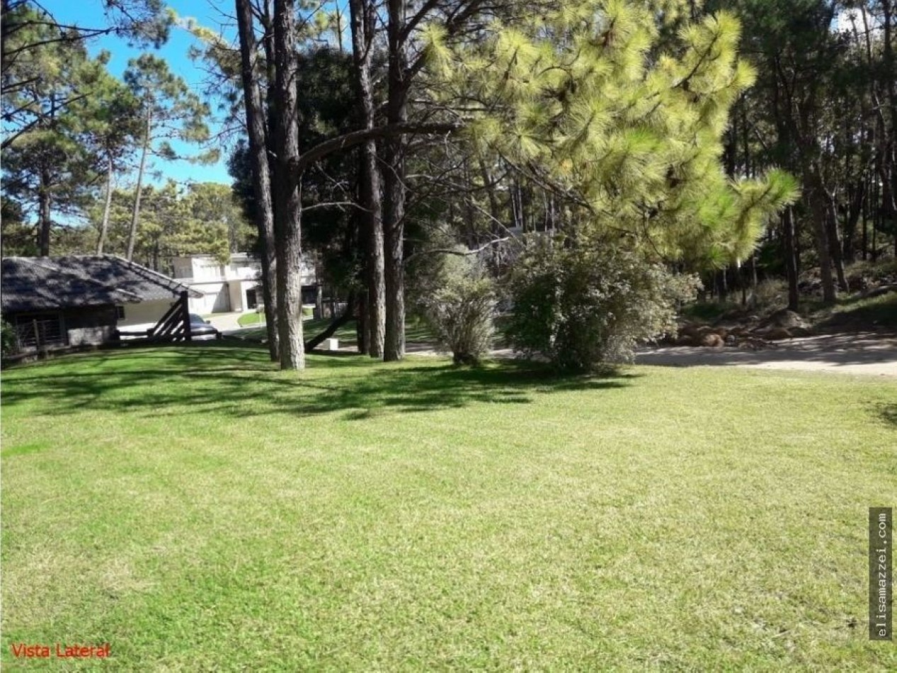 CASA EN VENTA - PINAMAR NORTE - SOBRE DOS LOTES