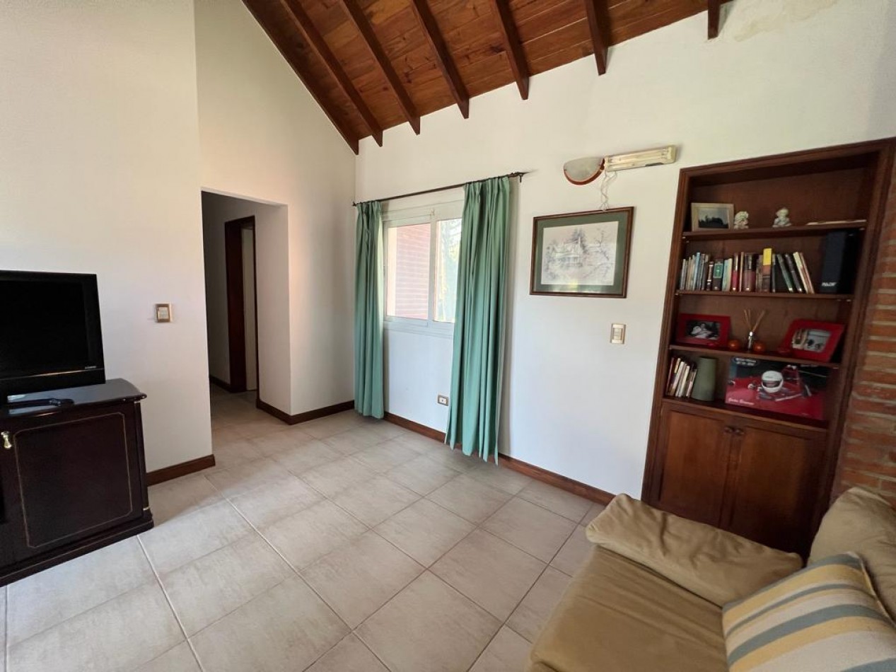 CASA EN VENTA - PINAMAR