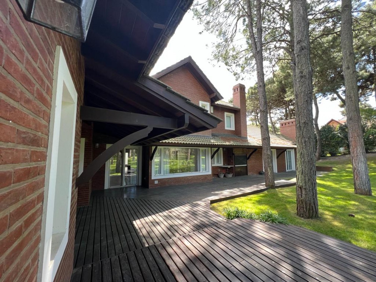 CASA EN VENTA - PINAMAR