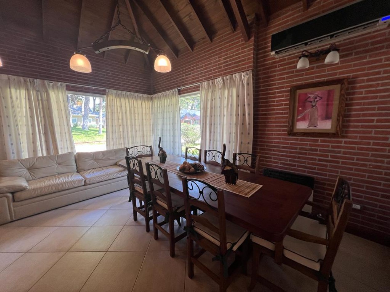 CASA EN VENTA - PINAMAR