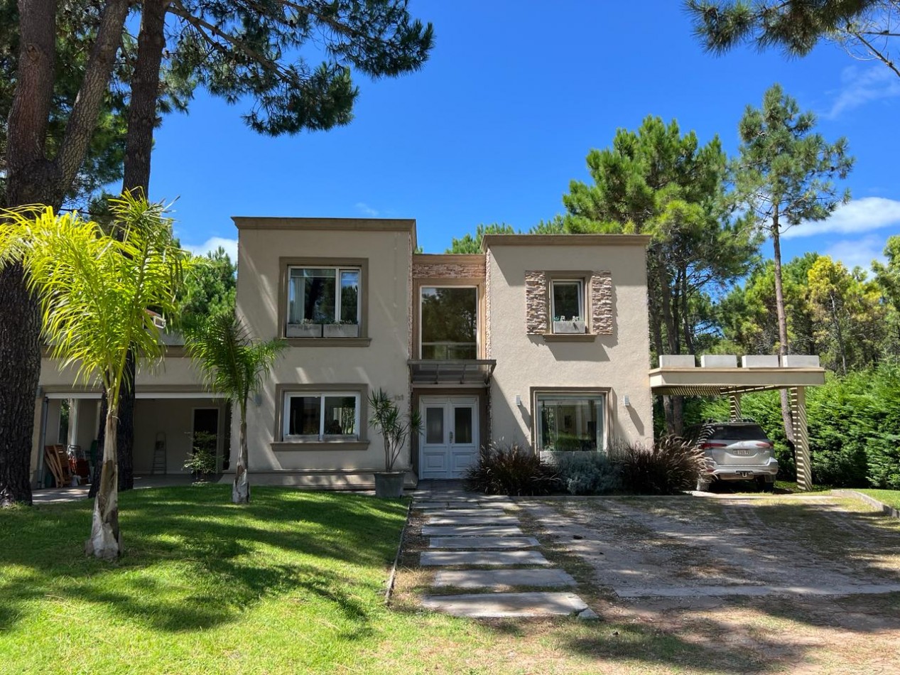 CASA EN VENTA - LA HERRADURA - PINAMAR