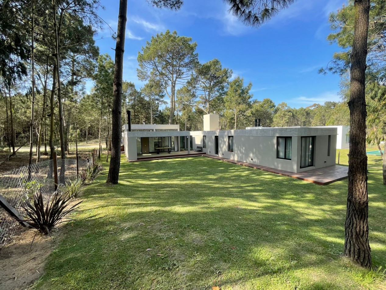 CASA EN ALQUILER - VERANO 2025 - PINAMAR