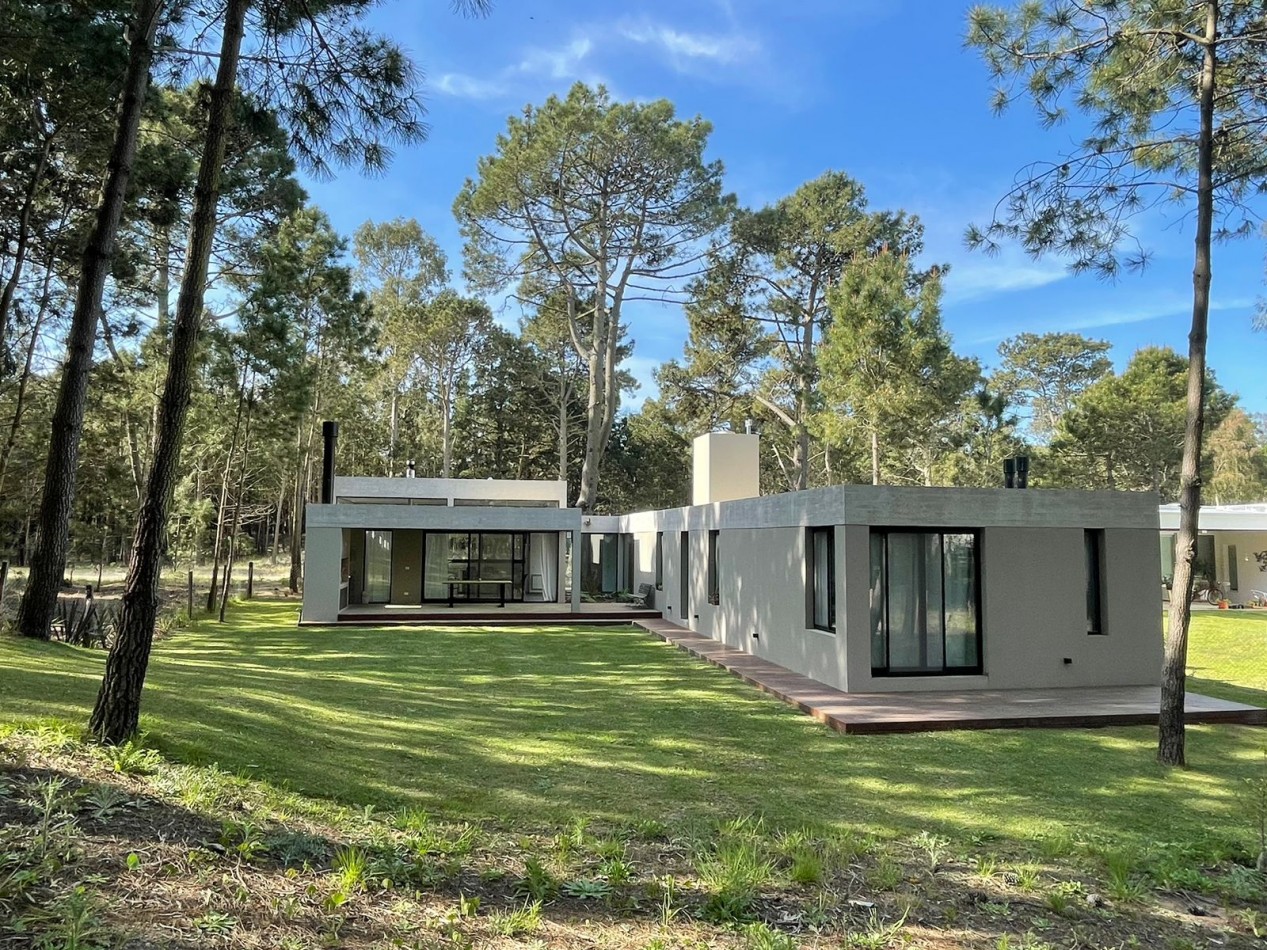 CASA EN ALQUILER - VERANO 2025 - PINAMAR