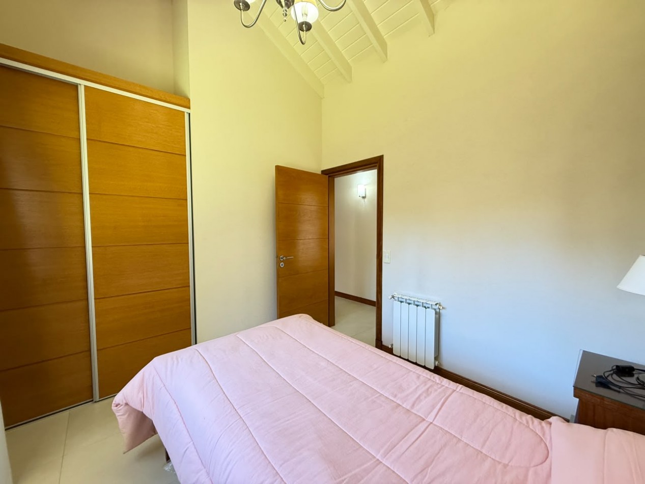 CASA EN VENTA - VALERIA DEL MAR - PINAMAR 