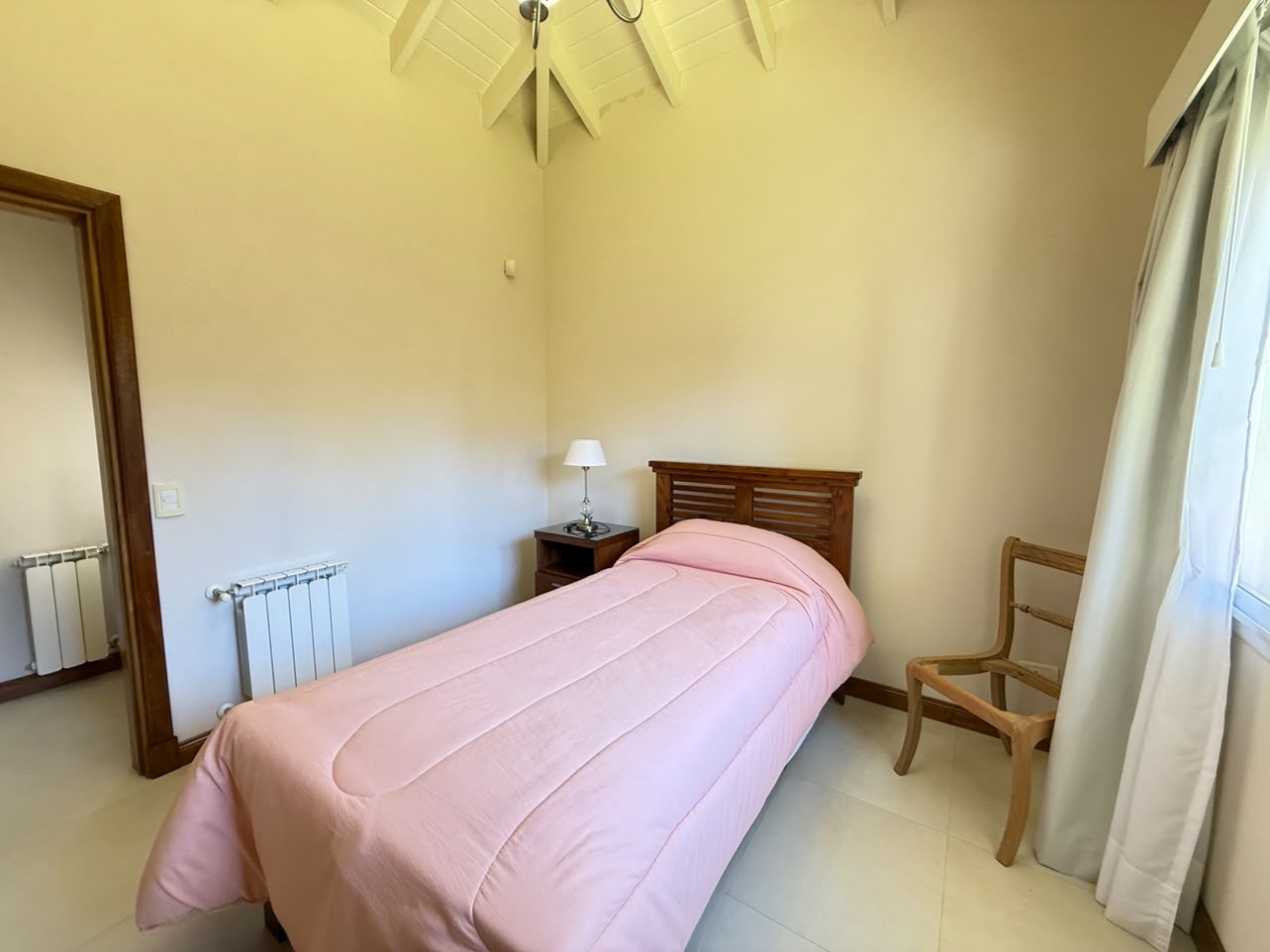 CASA EN VENTA - VALERIA DEL MAR - PINAMAR 
