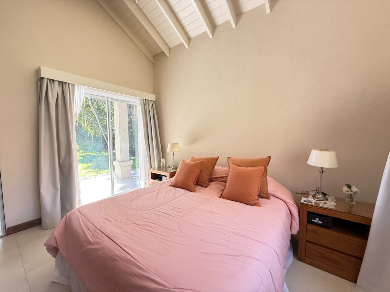 CASA EN VENTA - VALERIA DEL MAR - PINAMAR 
