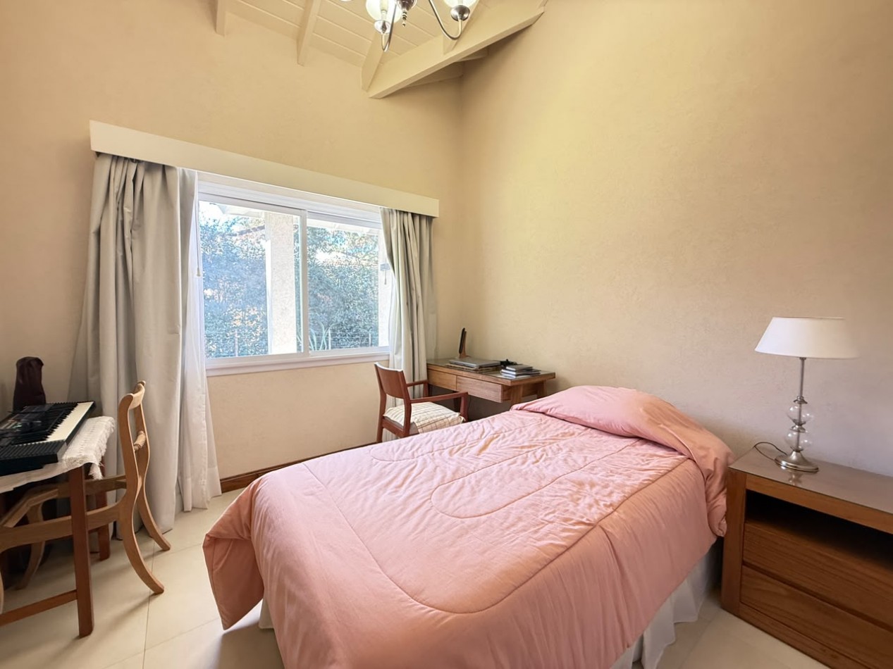 CASA EN VENTA - VALERIA DEL MAR - PINAMAR 