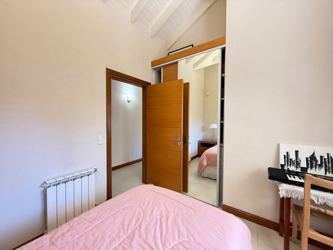 CASA EN VENTA - VALERIA DEL MAR - PINAMAR 