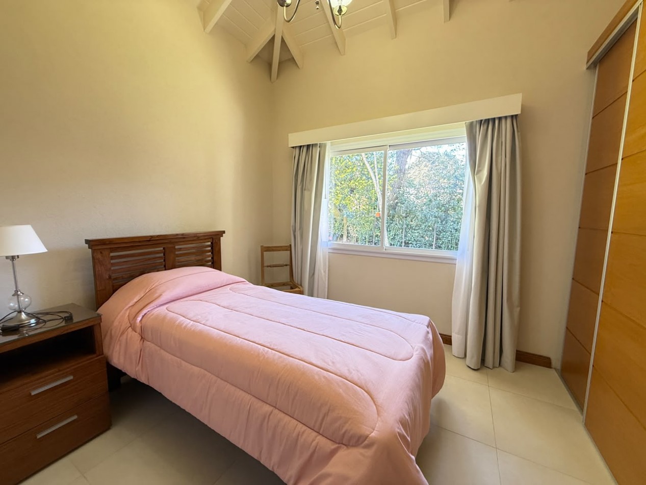 CASA EN VENTA - VALERIA DEL MAR - PINAMAR 