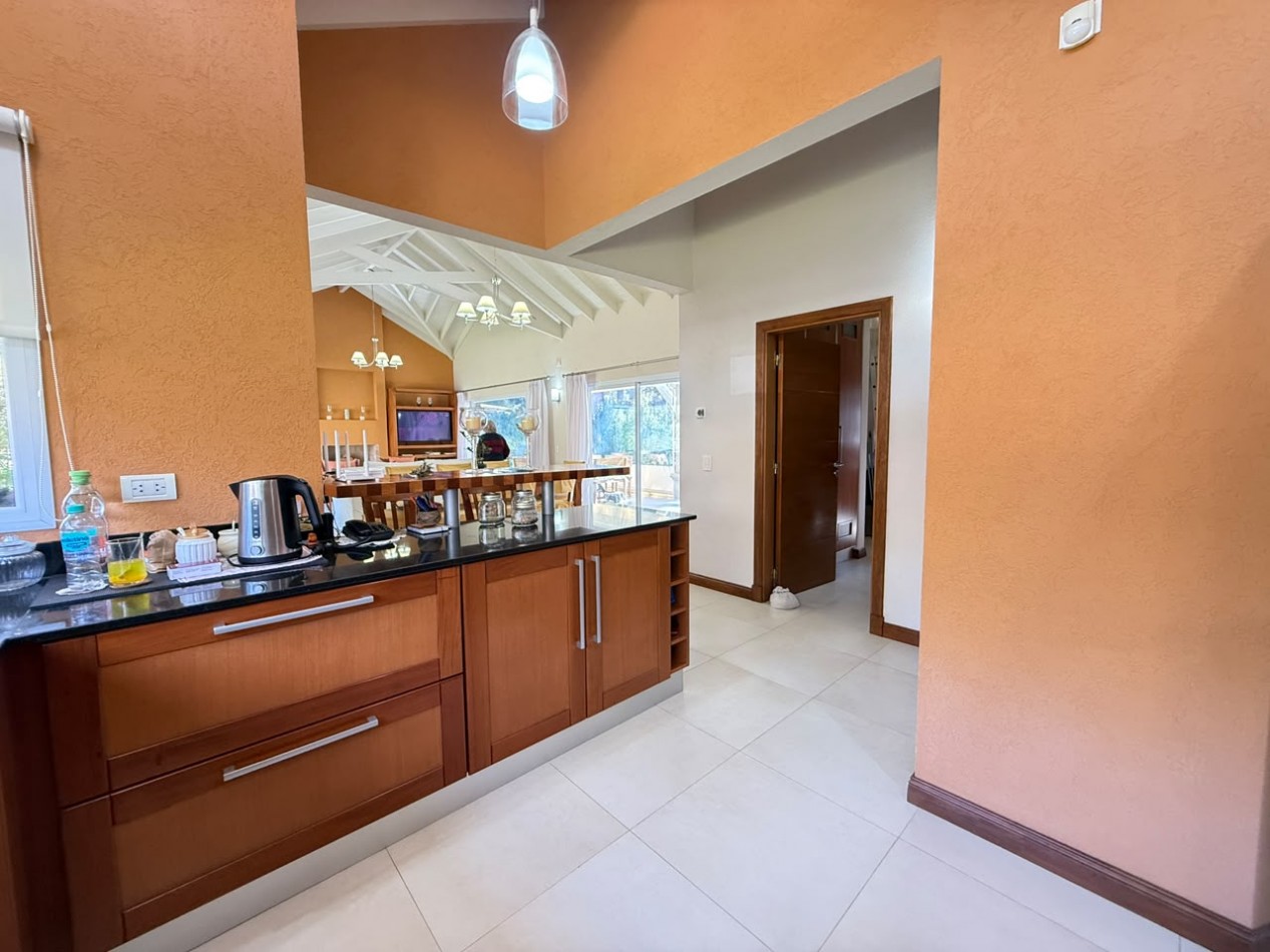 CASA EN VENTA - VALERIA DEL MAR - PINAMAR 