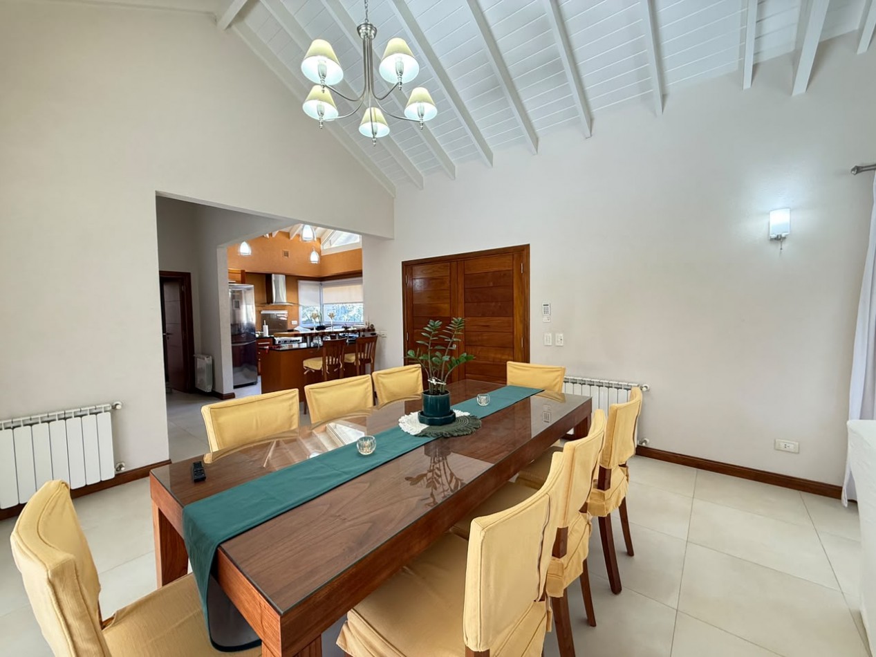 CASA EN VENTA - VALERIA DEL MAR - PINAMAR 