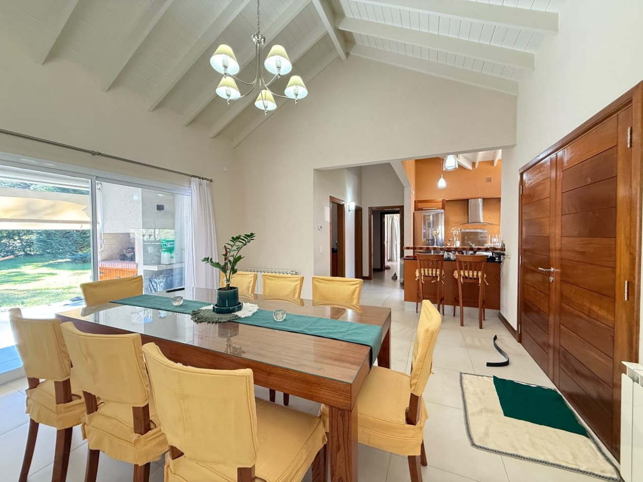 CASA EN VENTA - VALERIA DEL MAR - PINAMAR 