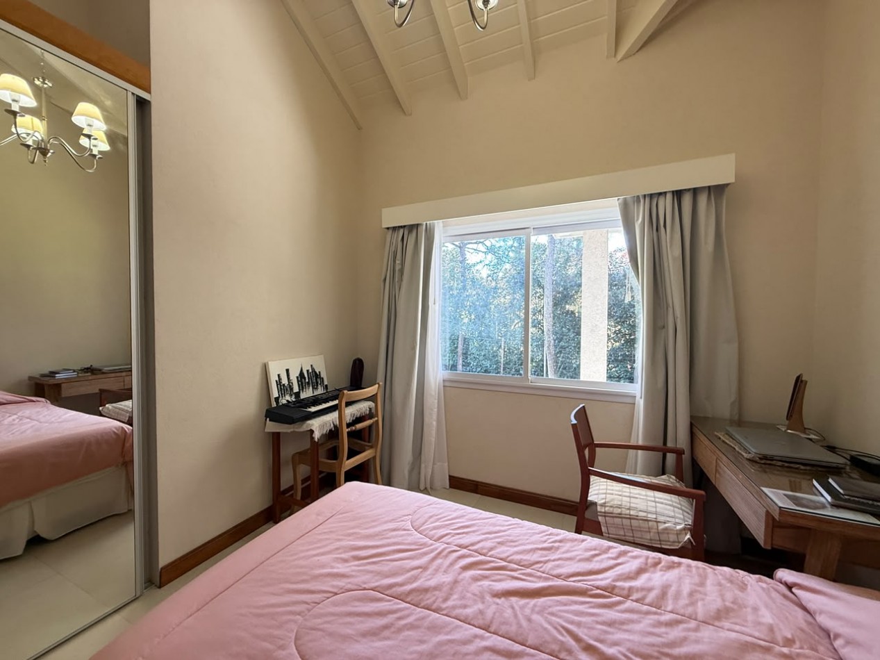 CASA EN VENTA - VALERIA DEL MAR - PINAMAR 
