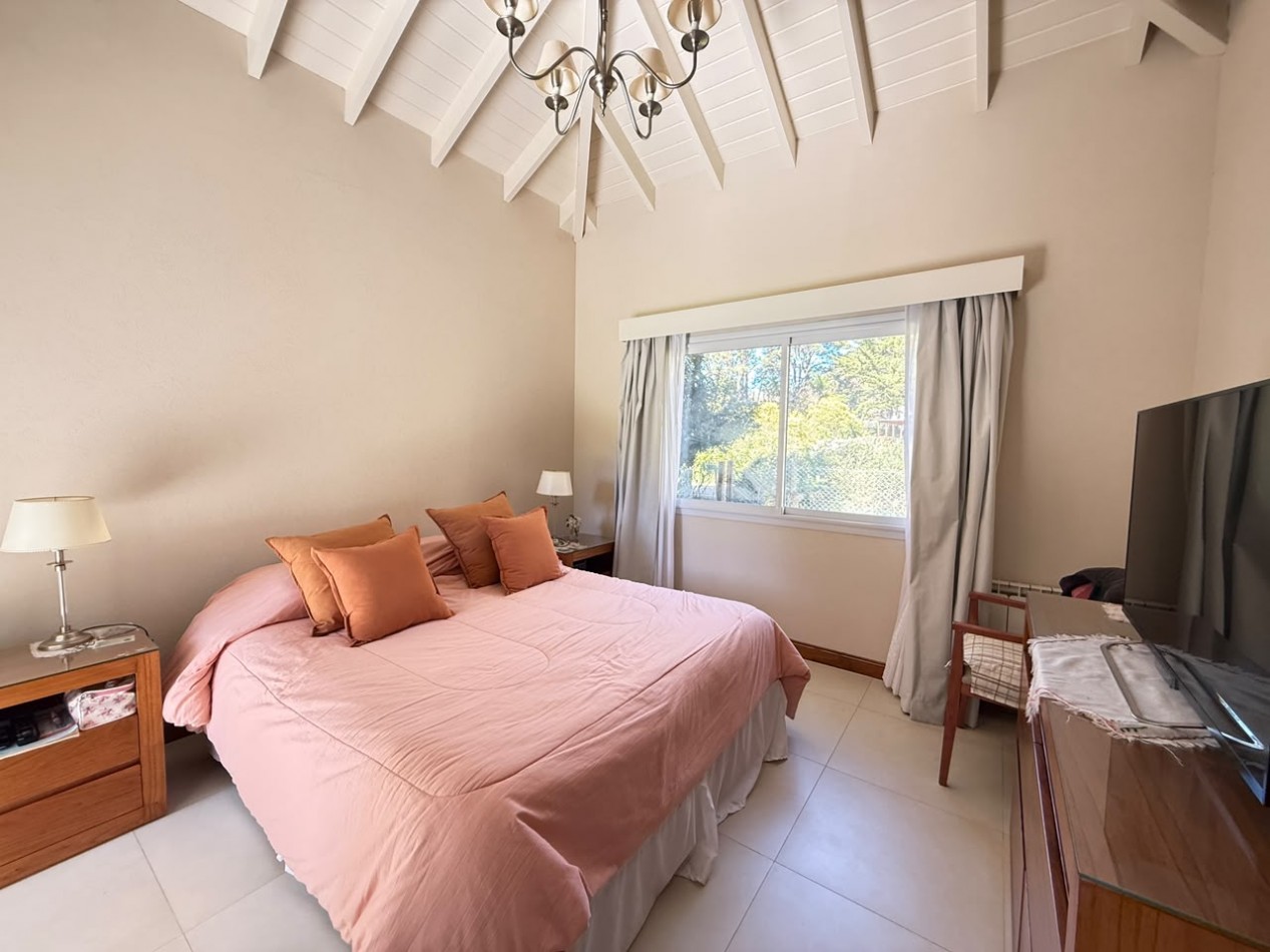CASA EN VENTA - VALERIA DEL MAR - PINAMAR 