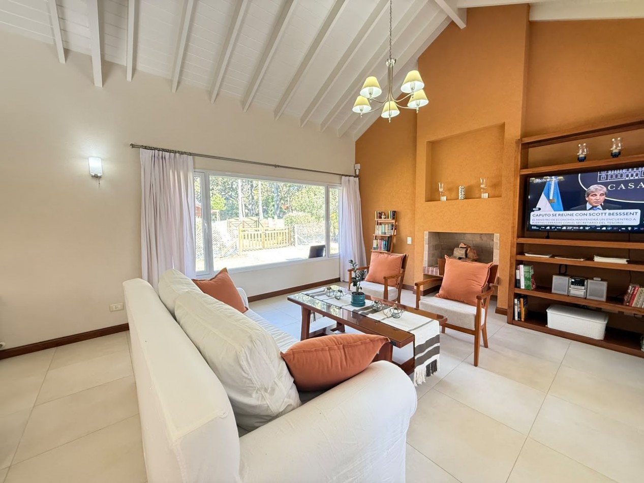 CASA EN VENTA - VALERIA DEL MAR - PINAMAR 