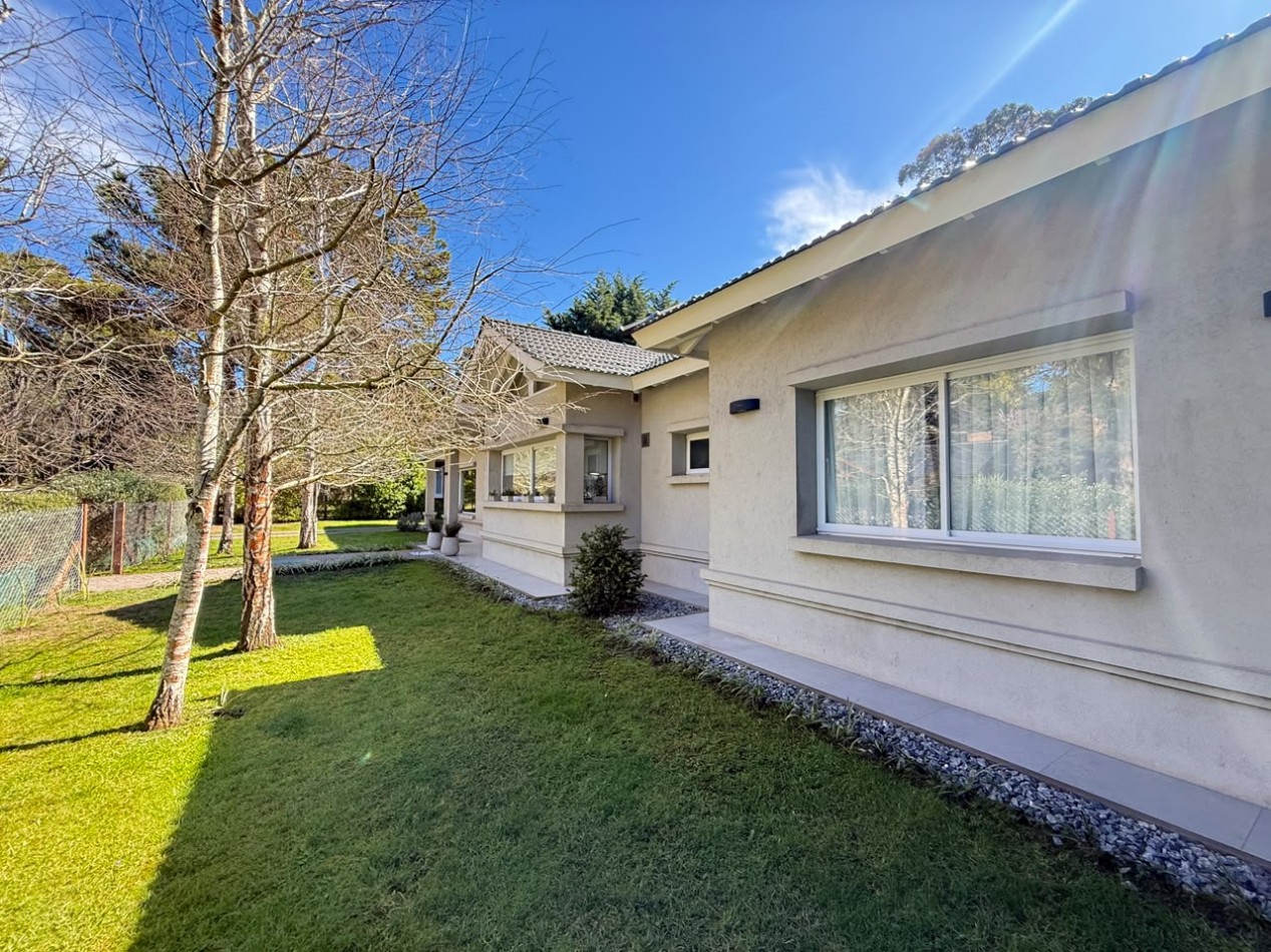CASA EN VENTA - VALERIA DEL MAR - PINAMAR 