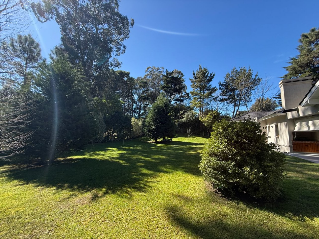 CASA EN VENTA - VALERIA DEL MAR - PINAMAR 