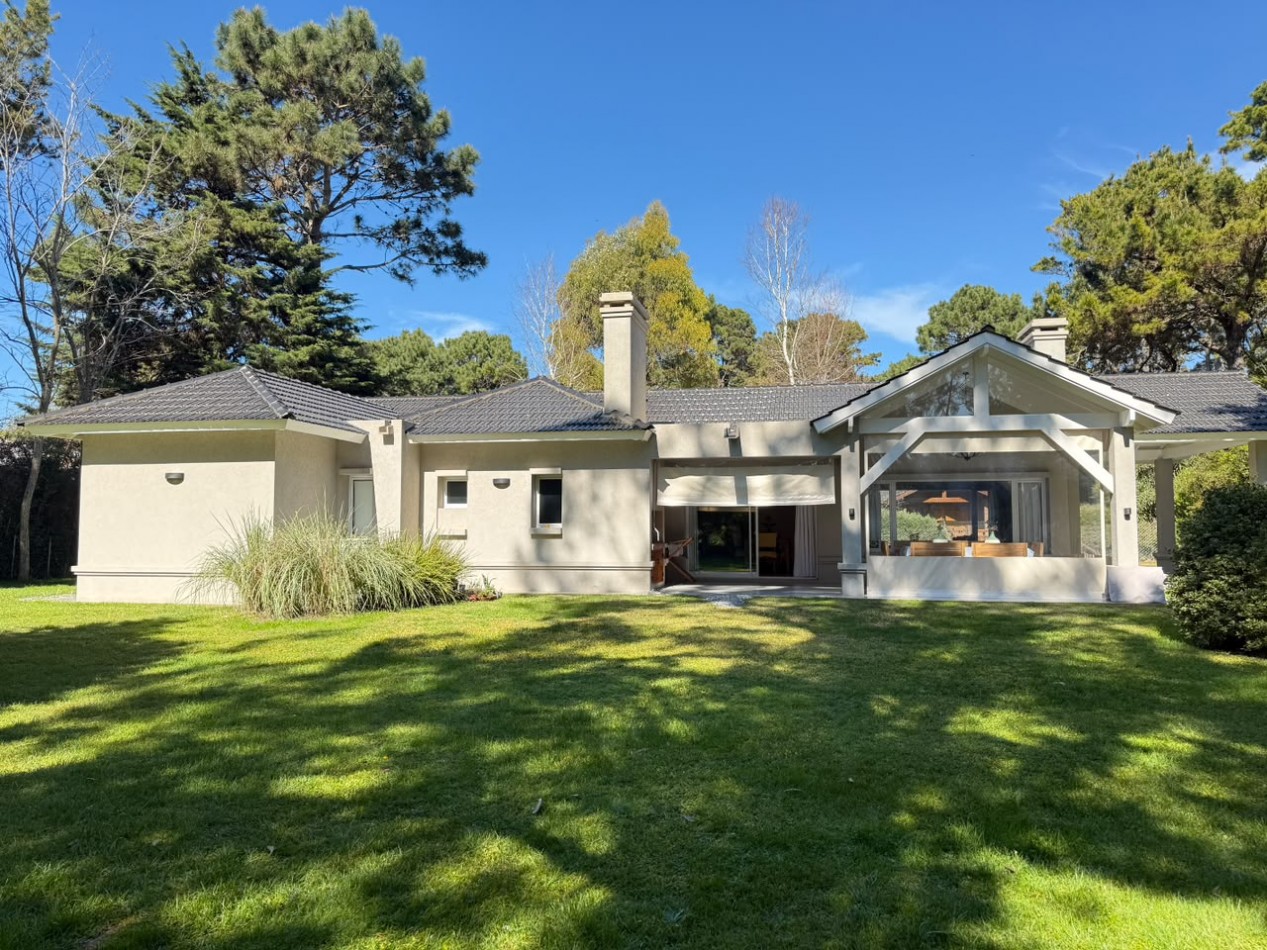CASA EN VENTA - VALERIA DEL MAR - PINAMAR 