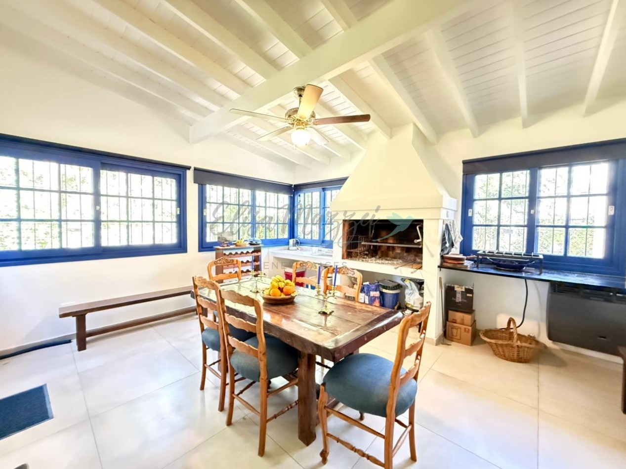 CASA EN VENTA - PINAMAR