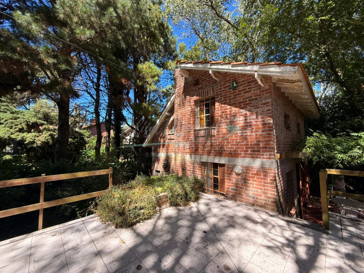 CASA EN VENTA - A METROS DEL MAR - VALERIA DEL MAR