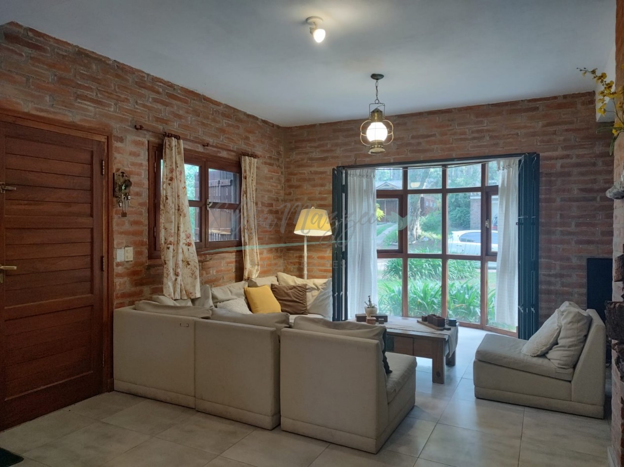 CASA EN ALQUILER - VALERIA DEL MAR