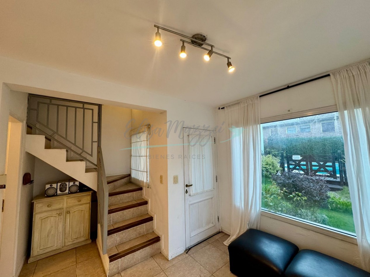 DUPLEX CUATRO AMBIENTES EN ALQUILER ANUAL - PINAMAR CENTRO 