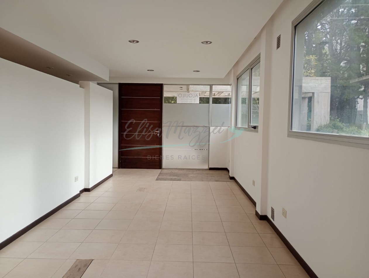 LOCAL EN ALQUILER - PINAMAR CENTRO