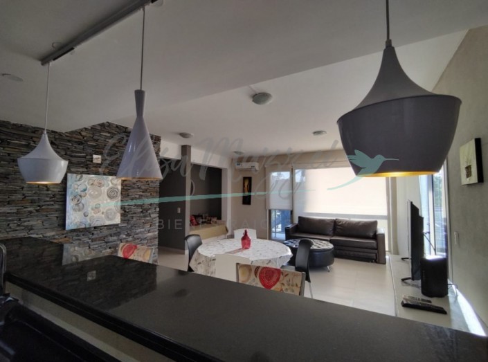 DEPARTAMENTO DOS AMBIENTES EN VENTA - PINAMAR 