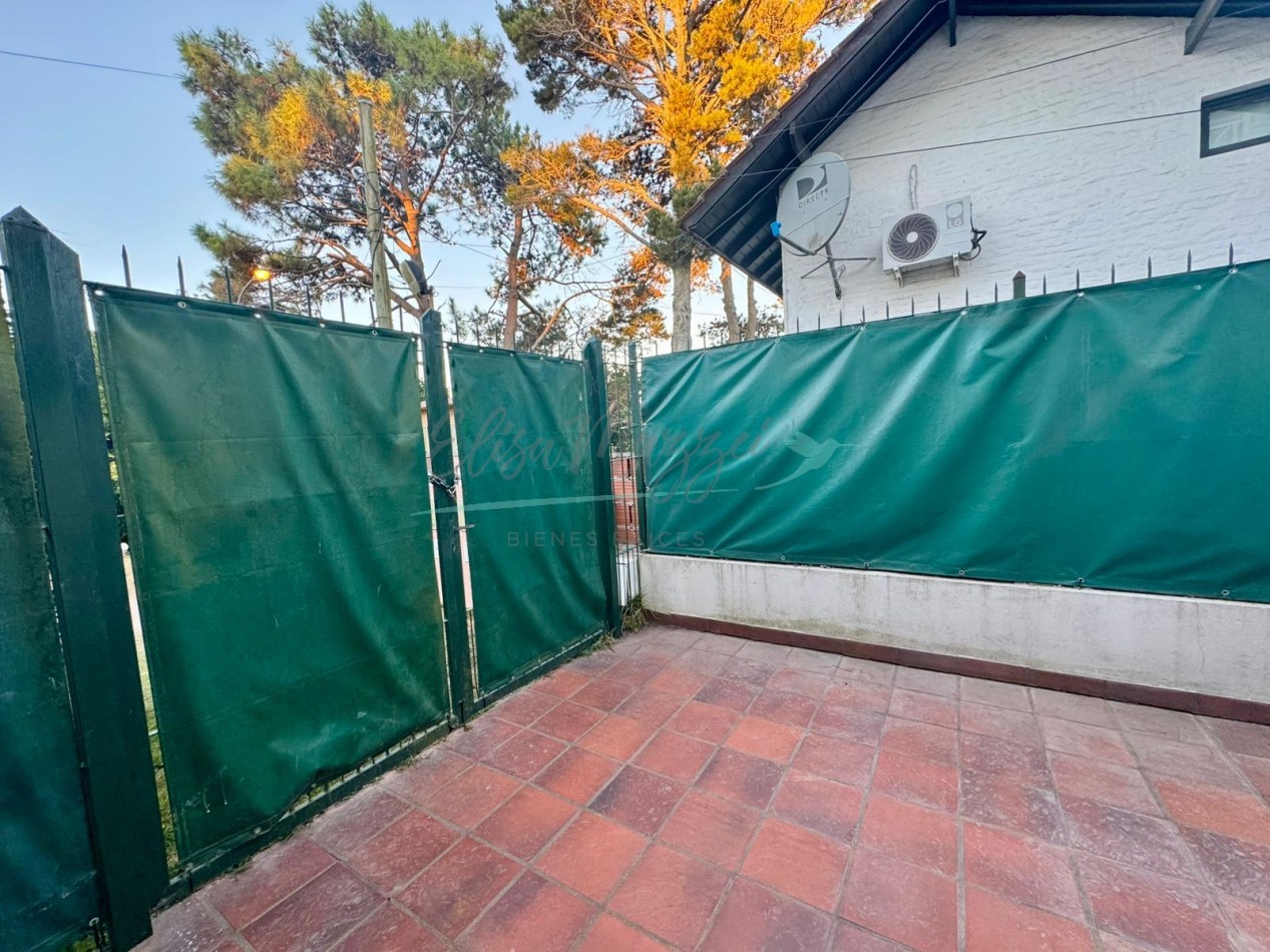 DUPLEX CUATRO AMBIENTES EN ALQUILER ANUAL - PINAMAR CENTRO 