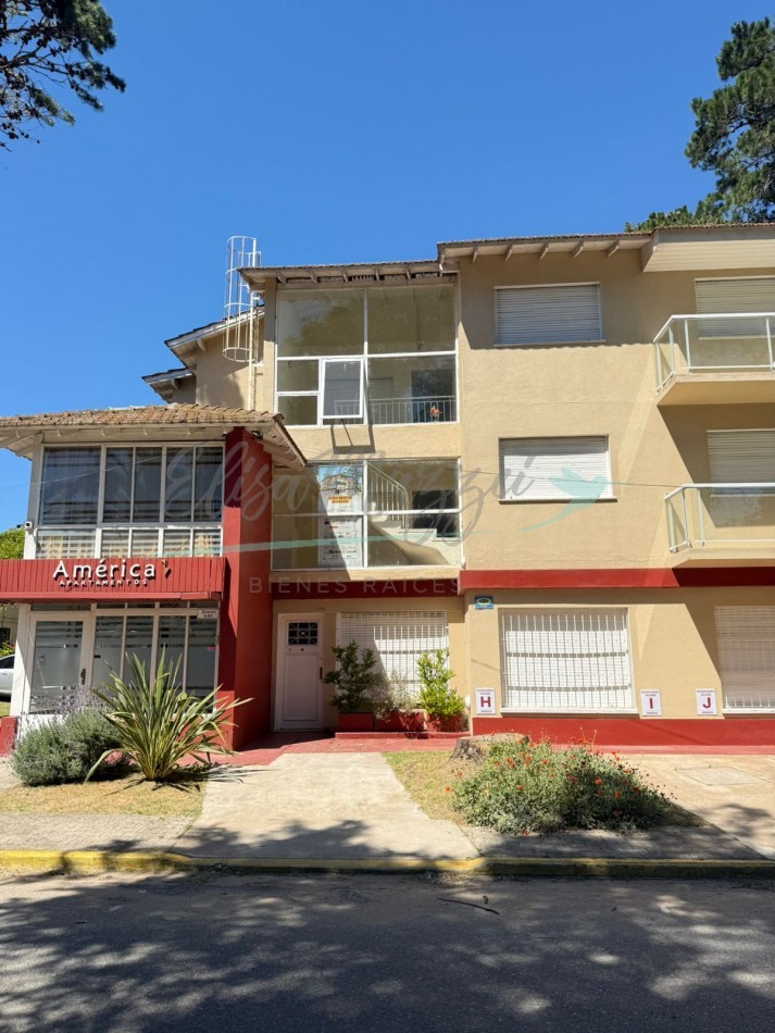 DEPARTAMENTO EN VENTA TRES AMBIENTES - PINAMAR 