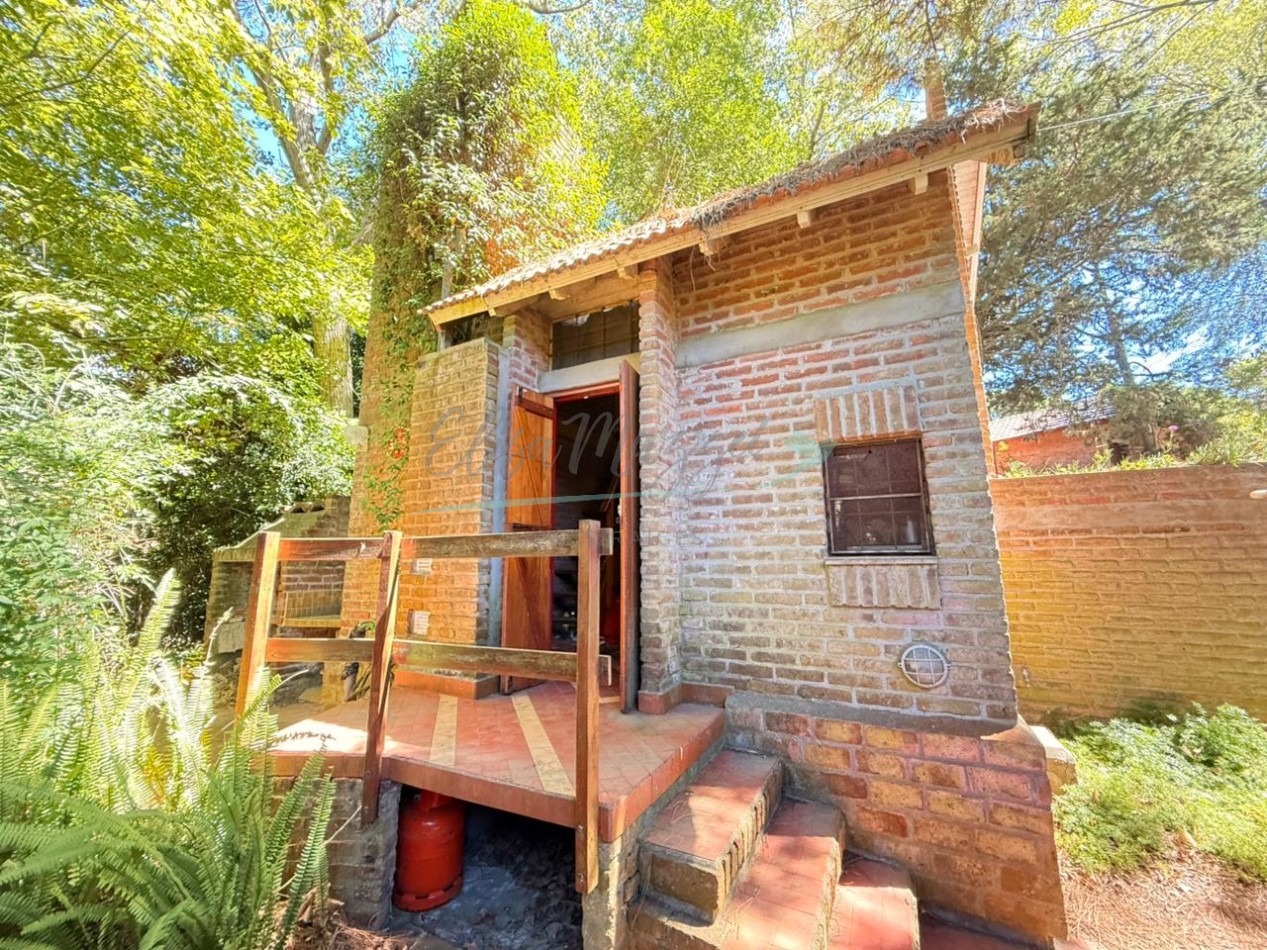 CASA EN VENTA - A METROS DEL MAR - VALERIA DEL MAR