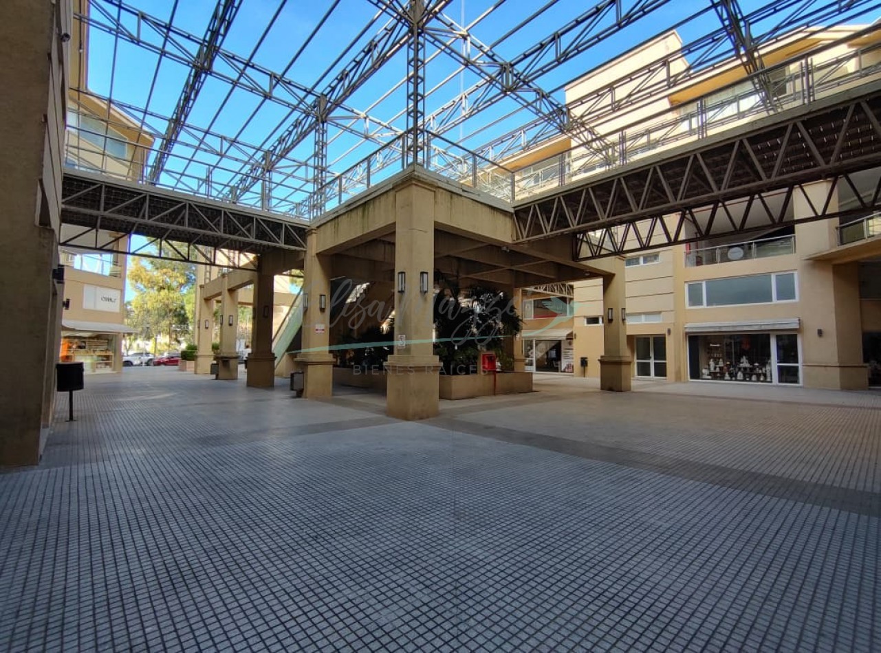 LOCAL EN ALQUILER - PINAMAR CENTRO