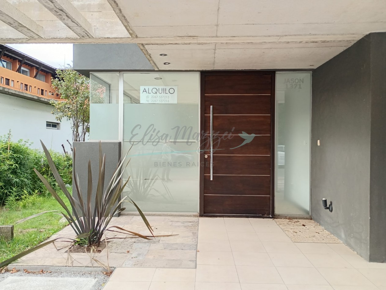 LOCAL EN ALQUILER - PINAMAR CENTRO