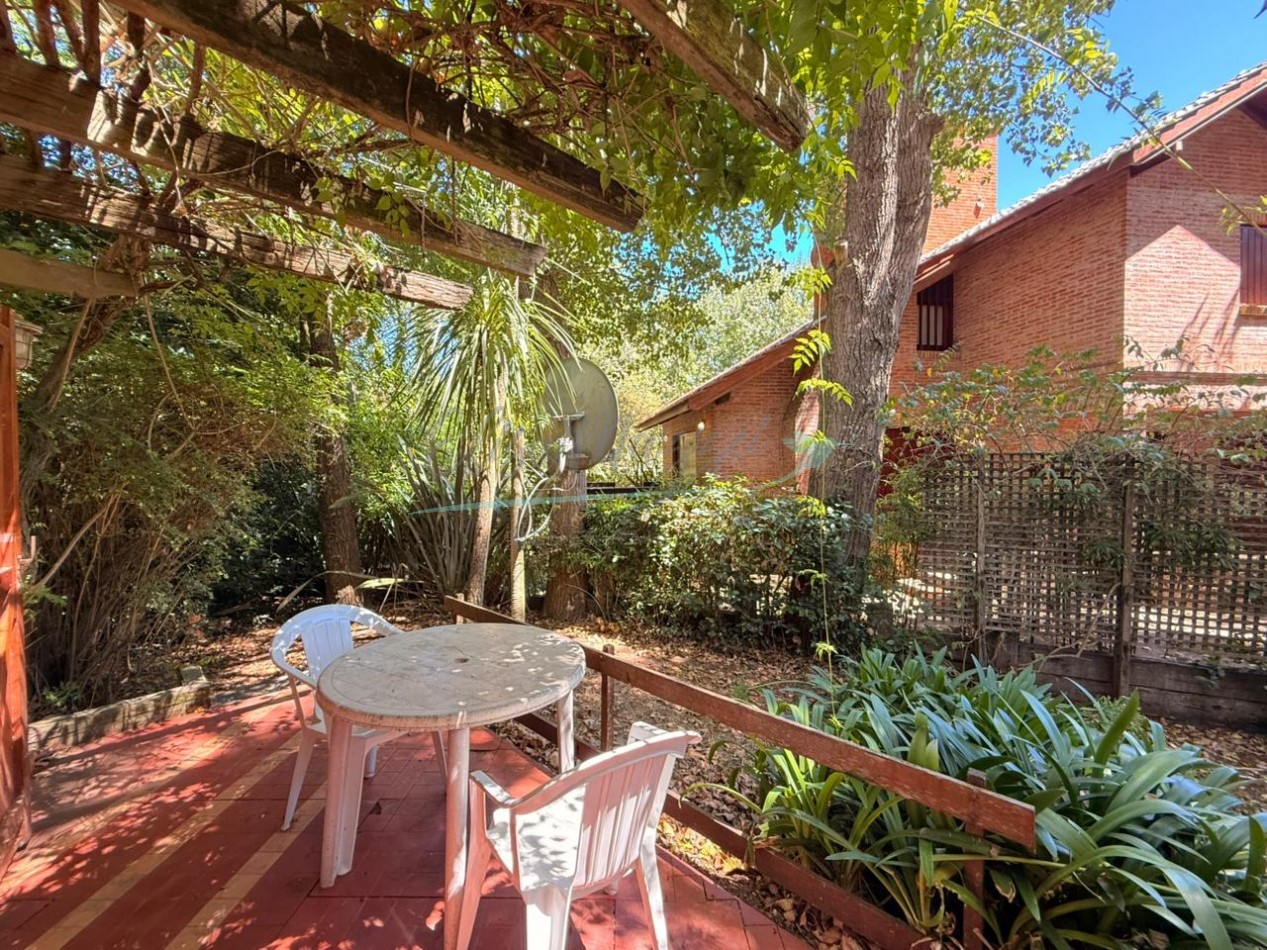 CASA EN VENTA - A METROS DEL MAR - VALERIA DEL MAR