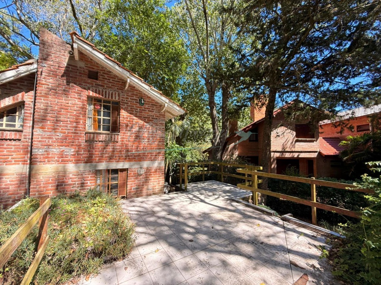 CASA EN VENTA - A METROS DEL MAR - VALERIA DEL MAR