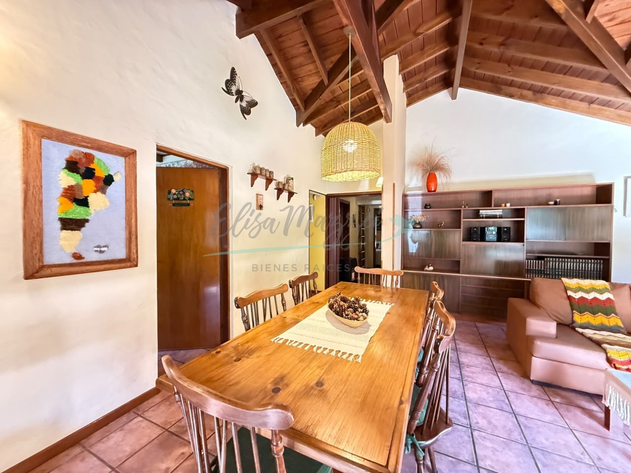 CASA EN VENTA - MAR DE LAS PAMPAS