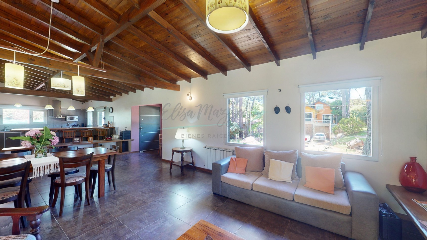 CASA EN VENTA - PINAMAR