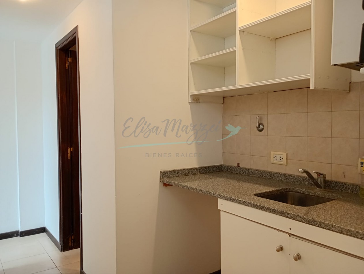 LOCAL EN ALQUILER - PINAMAR CENTRO