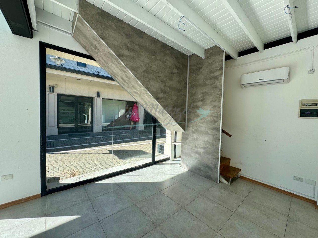 LOCAL COMERCIAL EN ALQUILER - PINAMAR