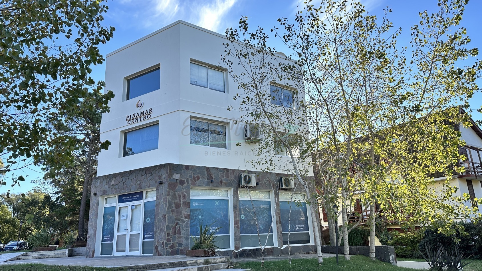 OFICINA EN ALQUILER - LOCAL EN PINAMAR CENTRO