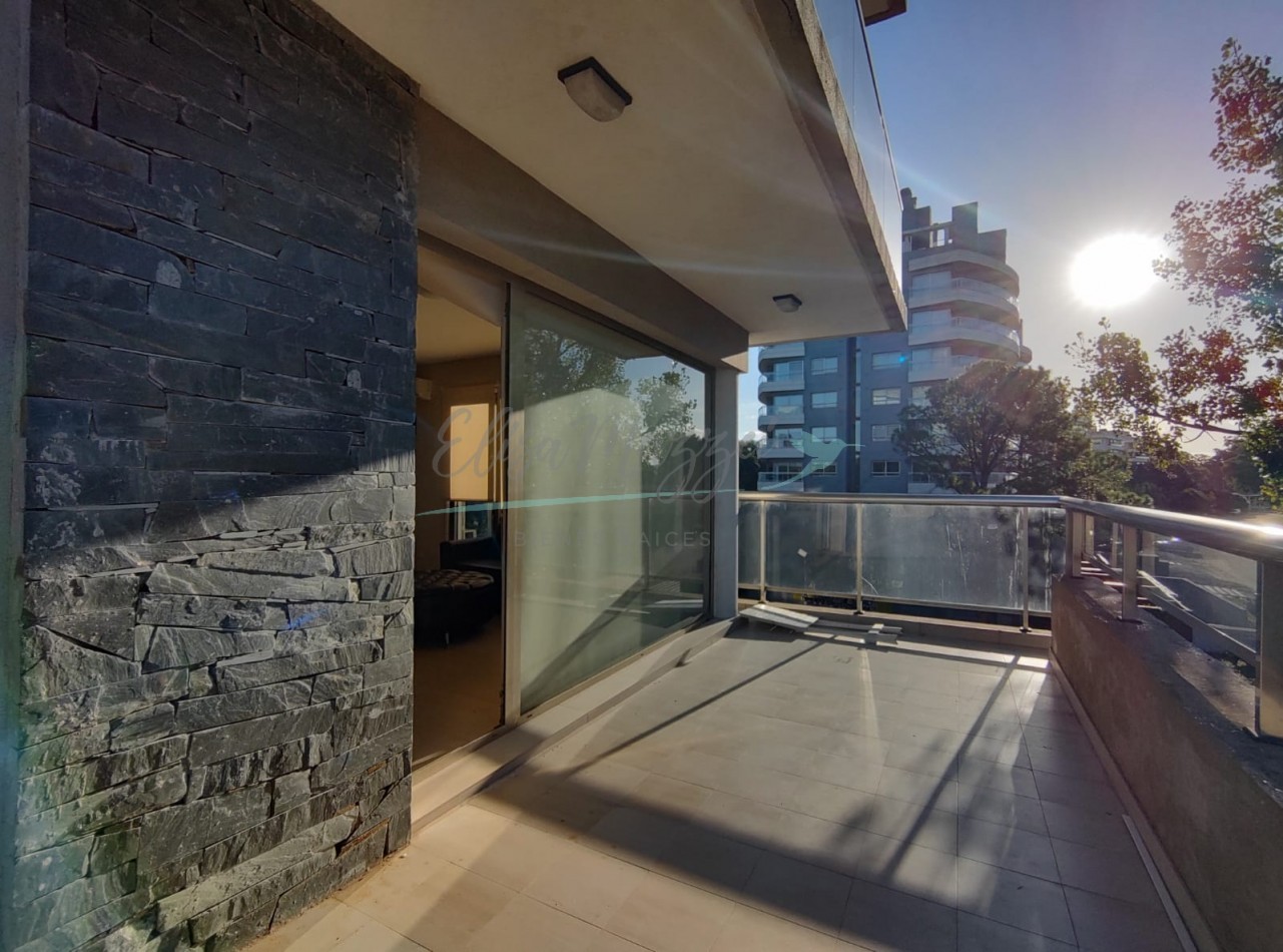 DEPARTAMENTO DOS AMBIENTES EN VENTA - PINAMAR 