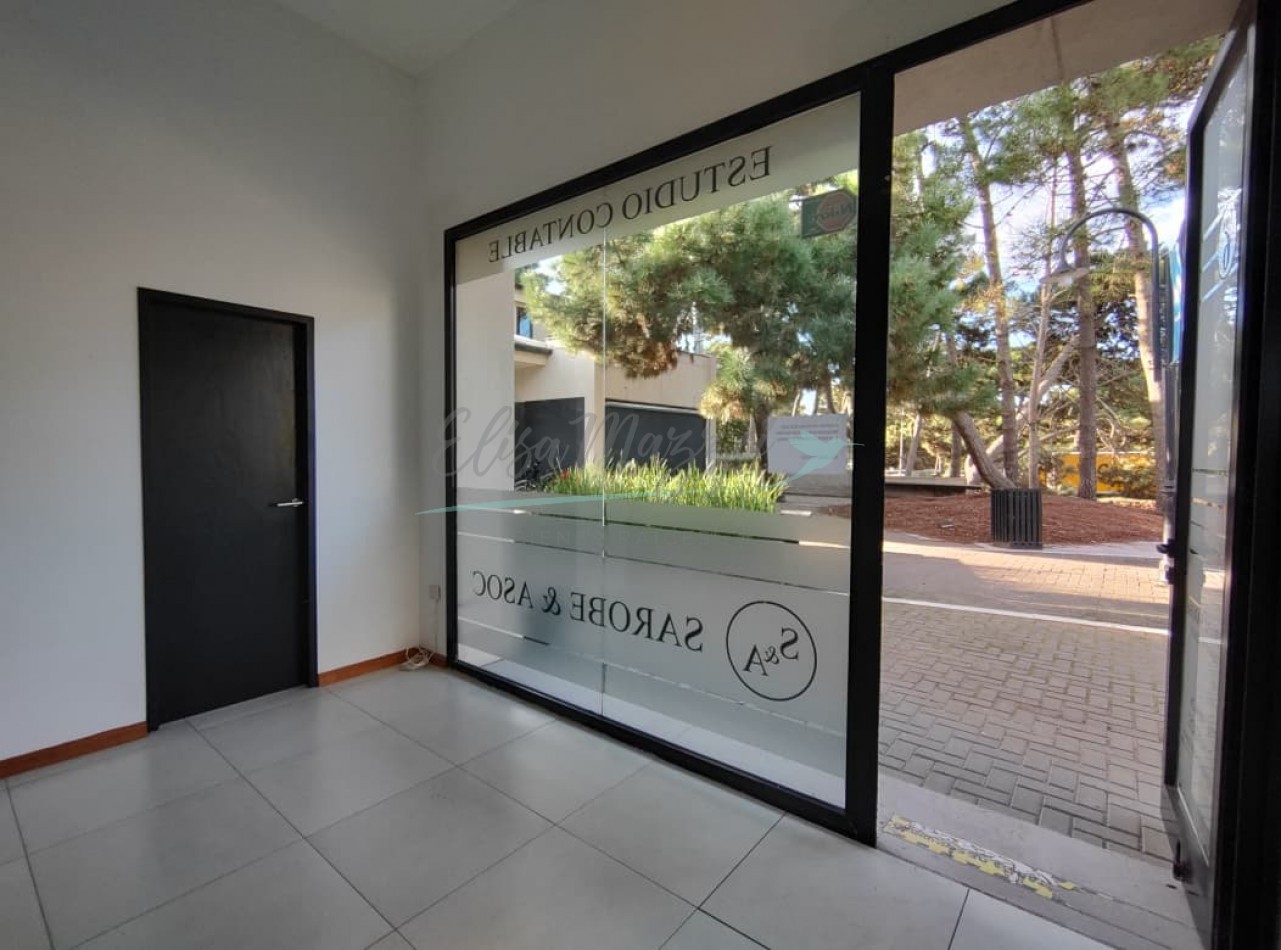 LOCAL EN ALQUILER - PINAMAR