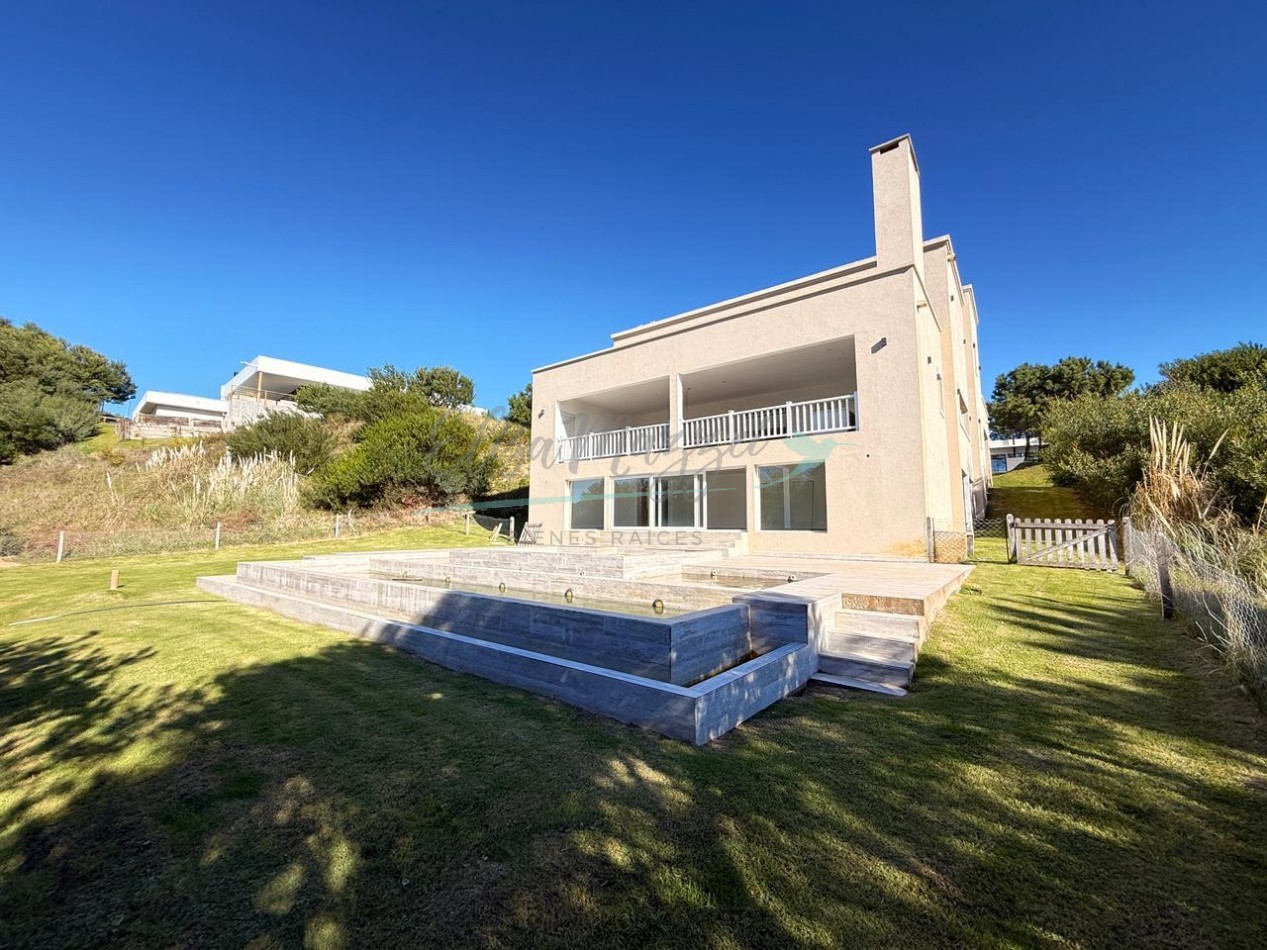 OPORTUNIDAD - CASA EN VENTA - COSTA ESMERALDA
