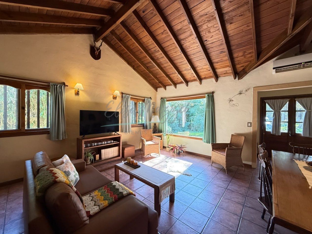 CASA EN VENTA - MAR DE LAS PAMPAS
